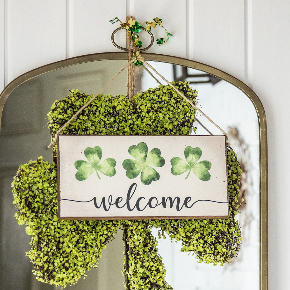 Welcome Shamrocks Twine Sign